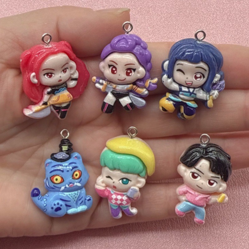 Resin Art Notes - 10 قطع من قلادات الراتنج الكرتونية،