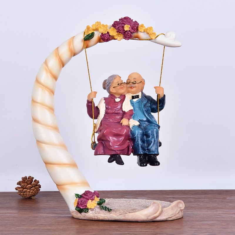 تماثيل راتين مسننين على أرجوحة - مراجعة Resin Art For Anniversary Gift وسعره