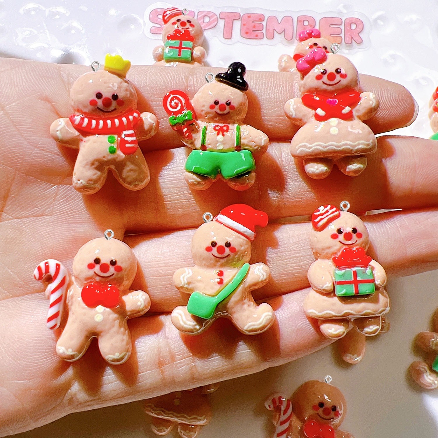 10 قطع لطيف عيد الميلاد دمية م - مراجعة Resin Art Earrings Material وسعره